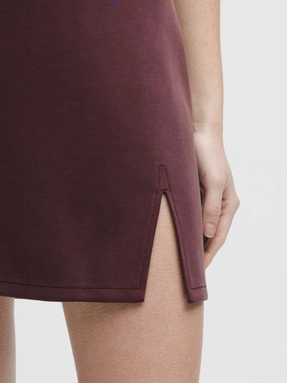 *NWT Lululemon Women's Softstreme High-Rise Mini Skirt - Goodnight Plum - Picture 3 of 9